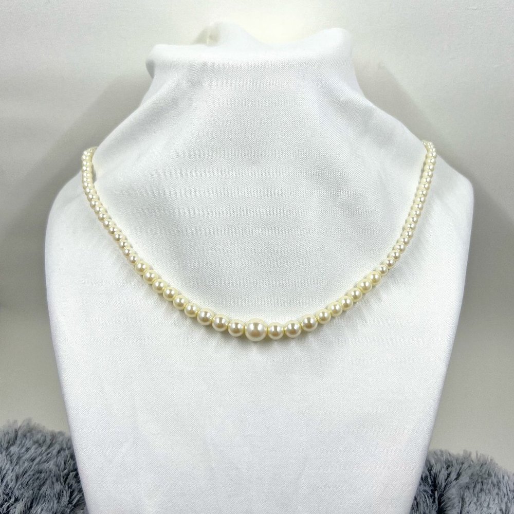 1928 Faux Pearl 17” Graduated Necklace